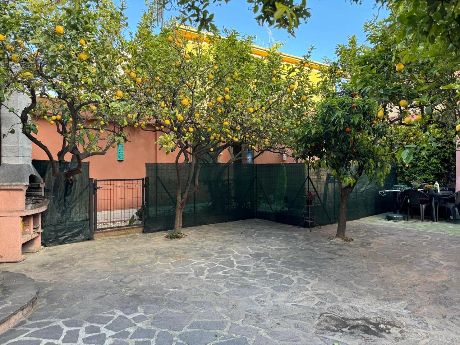 Rivierarent Bettina Holiday Finale Ligure Exterior foto